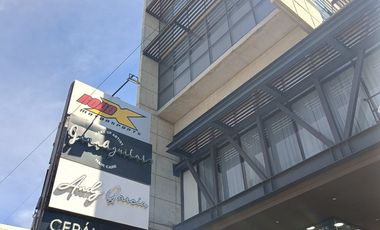 Oficina en venta en Av Patria en moderna torre