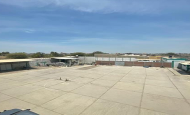 VENDO LOCAL COMERCIAL AL COSTADO DEL REAL PLAZA