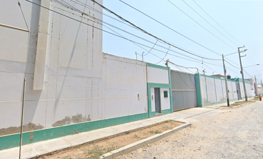 VENDO LOCAL COMERCIAL AL COSTADO DEL REAL PLAZA
