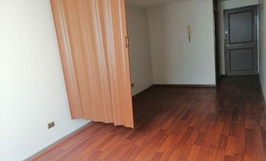 Arriendo comoda  Oficina metro Chile España