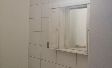 Arriendo comoda  Oficina metro Chile España