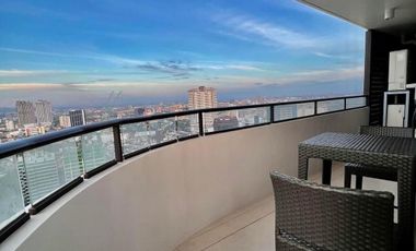 STUNNING SPACIOUS 2 BEDROOMS CONDO UNIT IN ALCOVES