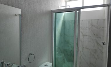 DEPARTAMENTO EN RENTA ATRAS DE VW con 3 recamaras 2 baños sala tv 2 autos