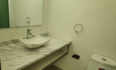 DEPARTAMENTO EN RENTA ATRAS DE VW con 3 recamaras 2 baños sala tv 2 autos