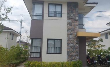 House and Lot For Sale in Cavite near  ALABANG and DE LA SALLE VERMOSA