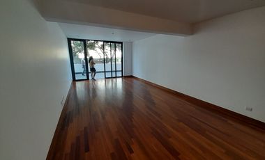 Venta Fino Departamento 1er piso con terraza Miraflores