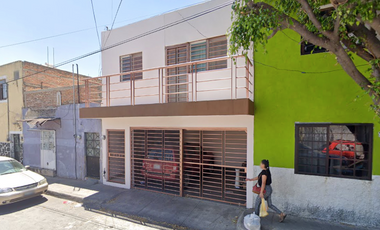 ¡OPORTUNIDAD! Casa en VENTA en Colonia Del Sur, Guadalajara a 800 metros del CODE