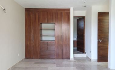 Venta de  Villa Nueva muy amplia hacia las Playas sobre Costera