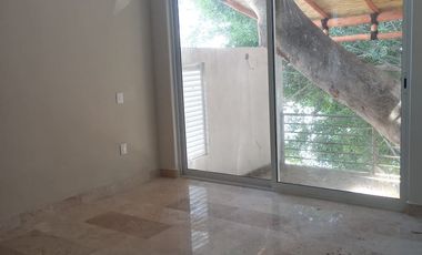 Venta de  Villa Nueva muy amplia hacia las Playas sobre Costera