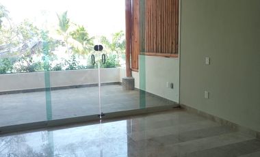 Venta de  Villa Nueva muy amplia hacia las Playas sobre Costera