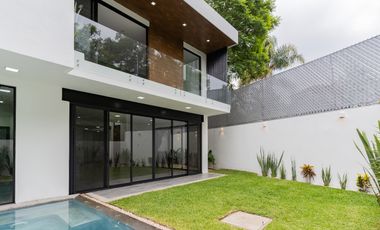 Magnífica Casa NUEVA con Alberca en privada en Buena Vista, Cuernavaca - VENTA