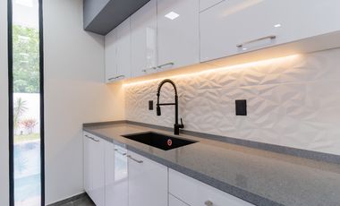Magnífica Casa NUEVA con Alberca en privada en Buena Vista, Cuernavaca - VENTA