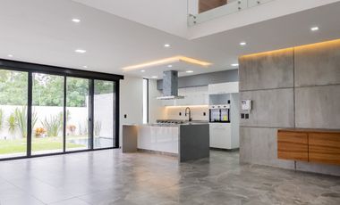 Magnífica Casa NUEVA con Alberca en privada en Buena Vista, Cuernavaca - VENTA