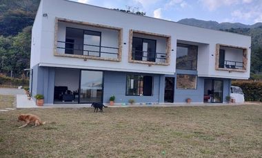 🏡 VENDO🏠Espectacular Casa en Parcelación Norteamérica (Niquia)