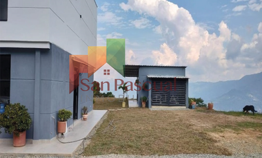 🏡 VENDO🏠Espectacular Casa en Parcelación Norteamérica (Niquia)