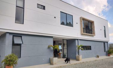 🏡 VENDO🏠Espectacular Casa en Parcelación Norteamérica (Niquia)