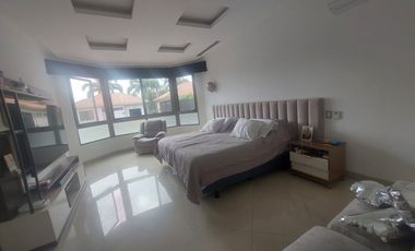 Samborondon, Venta de Linda Casa 4 Dorm. Amoblada con Piscina
