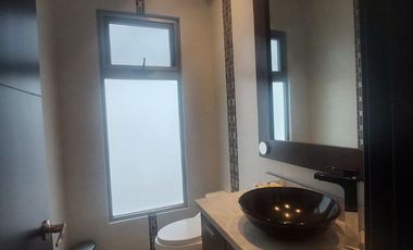 Samborondon, Venta de Linda Casa 4 Dorm. Amoblada con Piscina