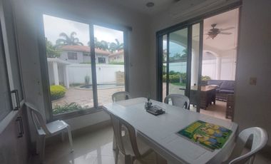 Samborondon, Venta de Linda Casa 4 Dorm. Amoblada con Piscina
