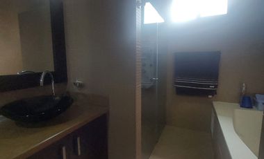 Samborondon, Venta de Linda Casa 4 Dorm. Amoblada con Piscina