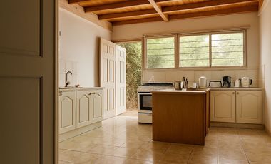 Casa Destino Comercial, cercanía Parque Bustamante. Pleno Barrio Italia.