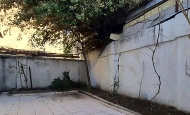 Casa Destino Comercial, cercanía Parque Bustamante. Pleno Barrio Italia.