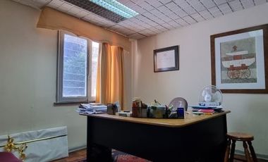 Casa Destino Comercial, cercanía Parque Bustamante. Pleno Barrio Italia.