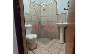 Vendo Casa De 2 Pisos C/Cochera Cerrada En Manuel Arévalo - $ 110,000. - A.T: 112 M2 - ¡Lista Para Habitar!