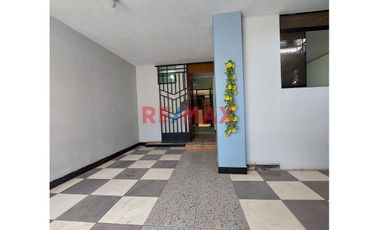 Vendo Casa De 2 Pisos C/Cochera Cerrada En Manuel Arévalo - $ 110,000. - A.T: 112 M2 - ¡Lista Para Habitar!