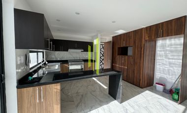 CASA NUEVA DE 4 RECAMARAS CON AMPLIO JARDIN, LOMAS DE ANGELOPOLIS, PUEBLA