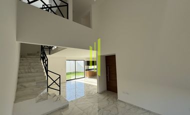 CASA NUEVA DE 4 RECAMARAS CON AMPLIO JARDIN, LOMAS DE ANGELOPOLIS, PUEBLA