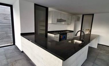 CASA NUEVA EN VENTA EN FRACCIONAMIENTO HARAS, CON VISTA AL BOSQUE, JARDÍN AMPLIO, 3 RECÁMARAS CON BAÑO TODAS, PUEBLA