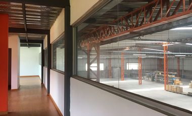 Galpon industrial de venta cerca de Quito.  10.000 m2 terreno - 1.820 m2 construccion