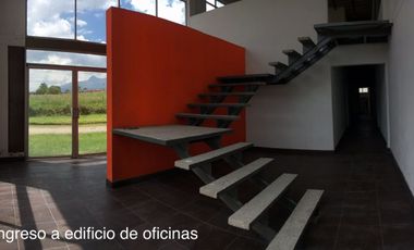 Galpon industrial de venta cerca de Quito.  10.000 m2 terreno - 1.820 m2 construccion