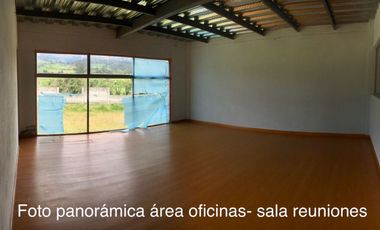 Galpon industrial de venta cerca de Quito.  10.000 m2 terreno - 1.820 m2 construccion