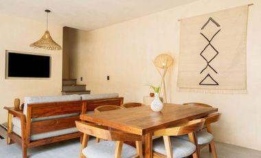 Casa con alberca, jacuzzi, terraza, paneles solares, en venta Tulum.