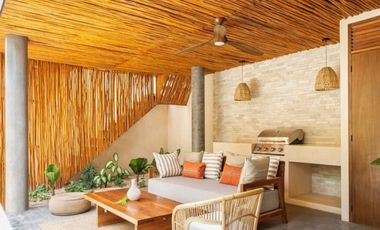 Casa con alberca, jacuzzi, terraza, paneles solares, en venta Tulum.