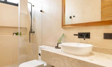 Casa con alberca, jacuzzi, terraza, paneles solares, en venta Tulum.