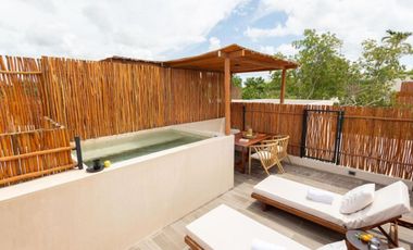 Casa con alberca, jacuzzi, terraza, paneles solares, en venta Tulum.