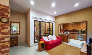 Rumah LB 250 Hadap Selatan 12 Menit ke Mall Teras Kota J-37042