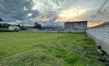 ALQUILER DE TERRENO EN PIFO VIA AEROPUERTO