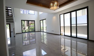 House and Lot For Sale inside McKinley Village with 5 Bedrooms and 4 Car Garage PH2393