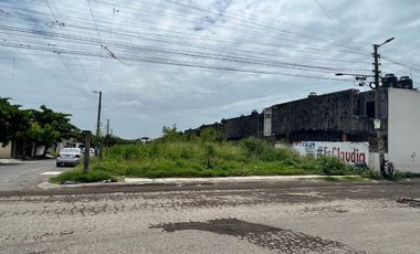 RENTA de terreno EN ESQUINA para USO COMERCIAL EMPRESAS A LARGO PLAZO Calle Rio Pas entre Río Guadalquivir -  424.17 m2
