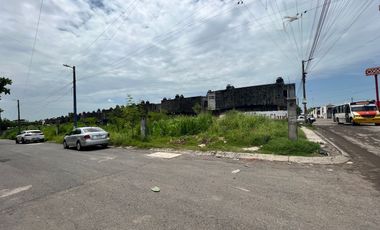 RENTA de terreno EN ESQUINA para USO COMERCIAL EMPRESAS A LARGO PLAZO Calle Rio Pas entre Río Guadalquivir -  424.17 m2