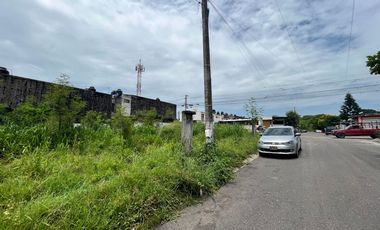 RENTA de terreno EN ESQUINA para USO COMERCIAL EMPRESAS A LARGO PLAZO Calle Rio Pas entre Río Guadalquivir -  424.17 m2