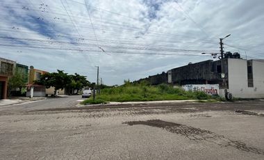 RENTA de terreno EN ESQUINA para USO COMERCIAL EMPRESAS A LARGO PLAZO Calle Rio Pas entre Río Guadalquivir -  424.17 m2