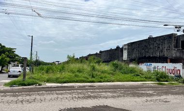 RENTA de terreno EN ESQUINA para USO COMERCIAL EMPRESAS A LARGO PLAZO Calle Rio Pas entre Río Guadalquivir -  424.17 m2