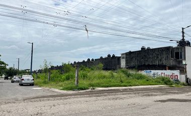 RENTA de terreno EN ESQUINA para USO COMERCIAL EMPRESAS A LARGO PLAZO Calle Rio Pas entre Río Guadalquivir -  424.17 m2