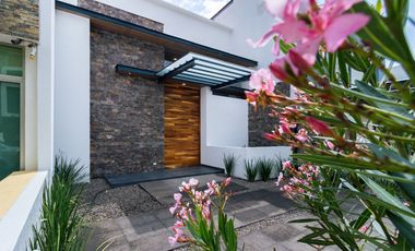 🚨VENTA🚨 CASA NUEVA A 4 MINUTOS DEL TEC DE MTY CON TERRAZA