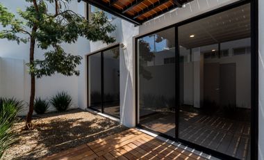 🚨VENTA🚨 CASA NUEVA A 4 MINUTOS DEL TEC DE MTY CON TERRAZA